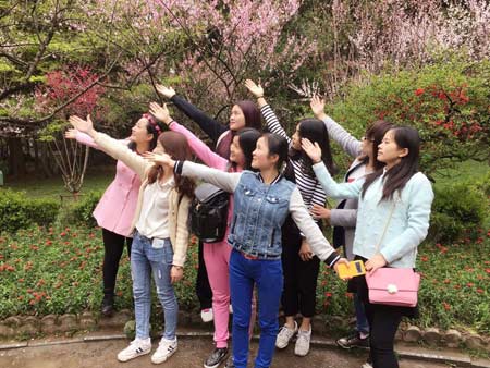 創(chuàng)勝團(tuán)隊(duì)組織“廬山二日游”活動(dòng) 提倡多出去看看